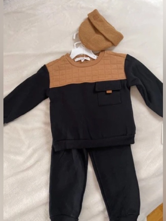 Other - Kids Black & Tan Quilted Yoke Sweatshirt Set! 12m
